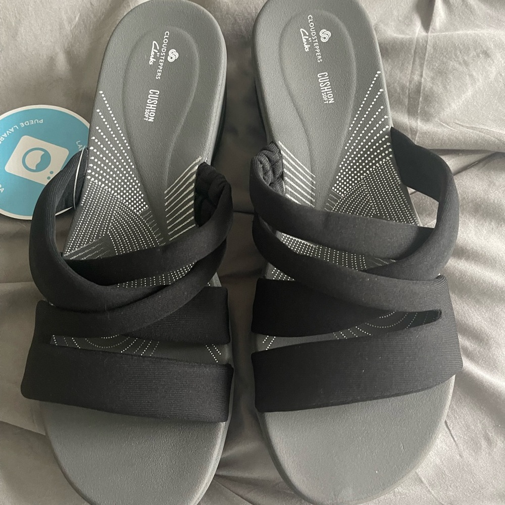 Clarks Cloudsteppers Arla Rilee 12M Sandals in Black